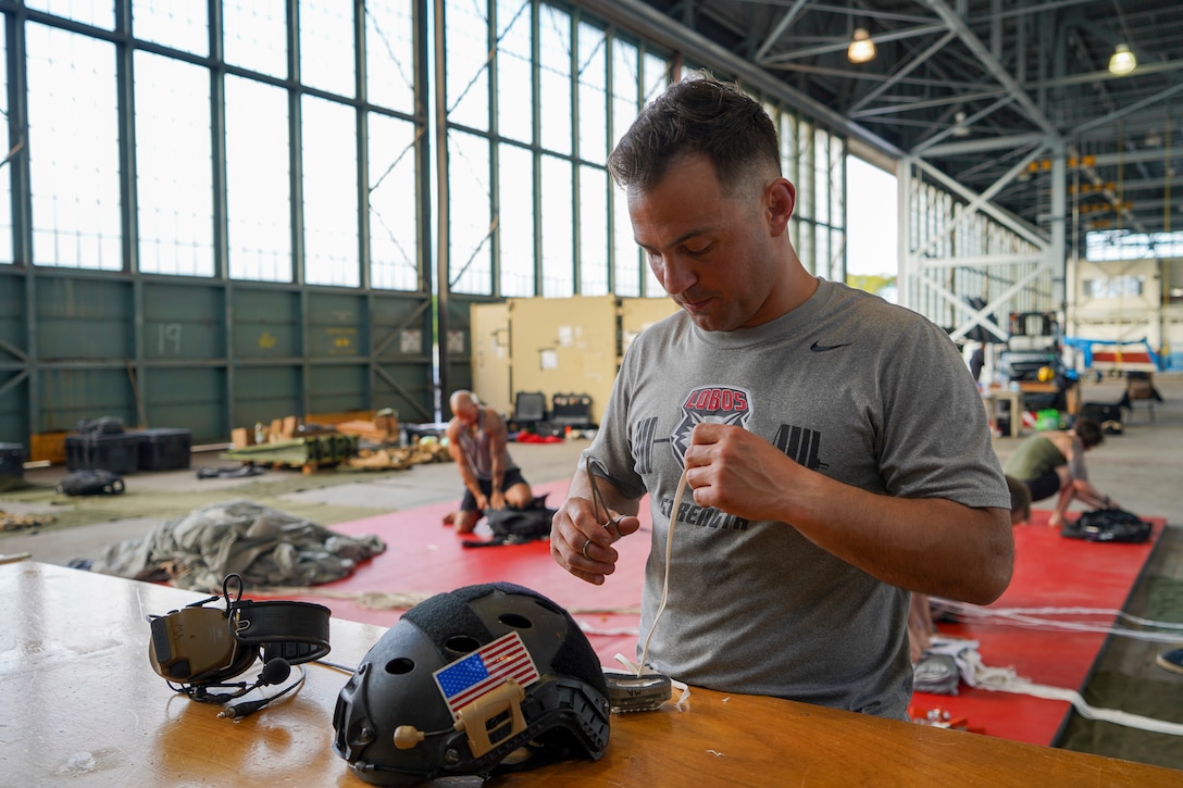 Alaska Air National Guard personnel completed four weeks of training during Exercise H20 in Hawaii, Feb. 6, honing their long-range search and rescue capability for the NASA human spaceflight program they are responsible for supporting.