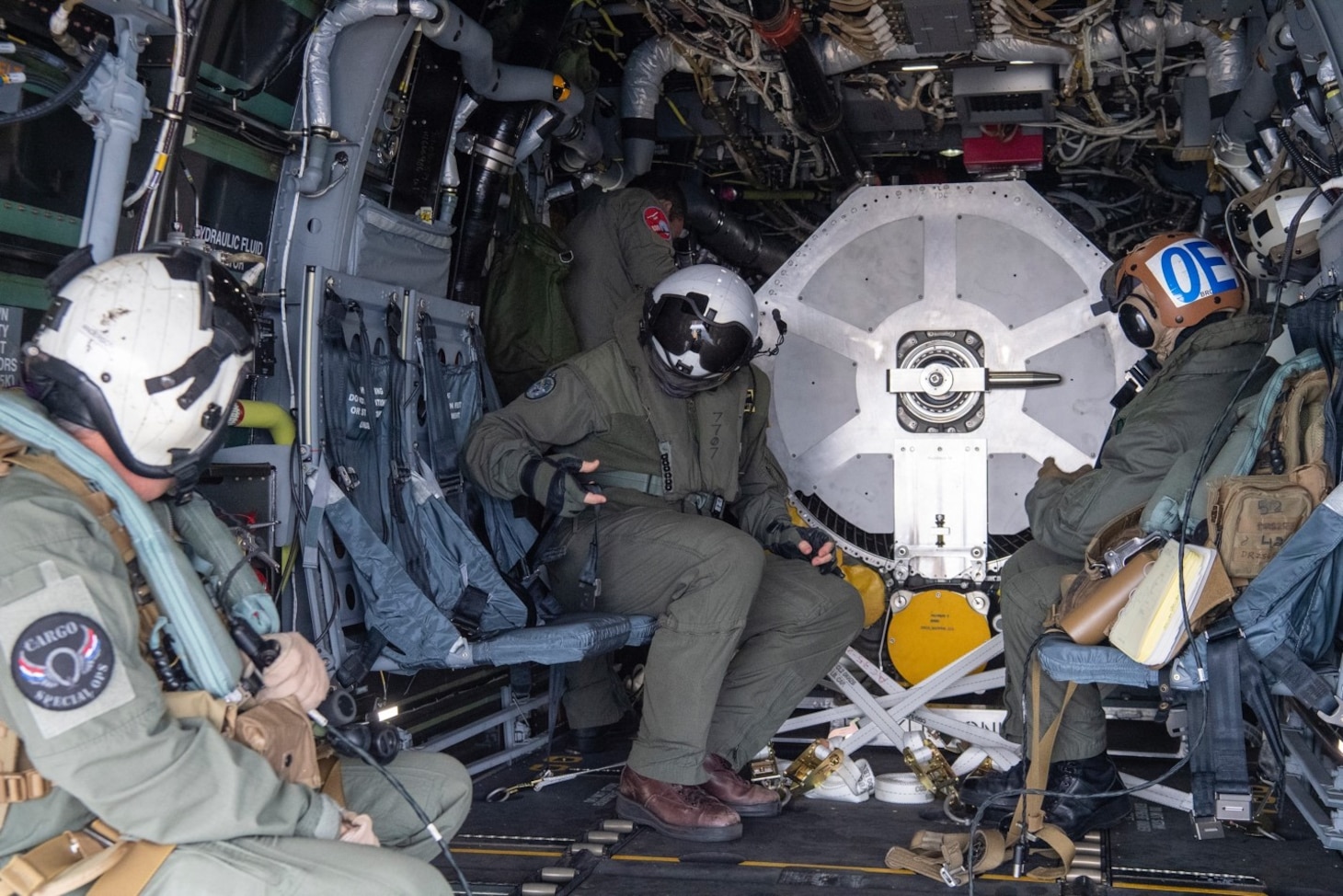 Sailors with the “Argonauts” of Strike Fighter Squadron (VFA) 147 load an F-35C Lightning II engine module onto a CMV-22B Osprey with the “Titans” Fleet Logistics Multi-Mission Squadron (VRM) 30 on the flight deck of Nimitz-class nuclear aircraft carrier USS Carl Vinson (CVN 70). Vinson is currently underway conducting routine maritime operations.