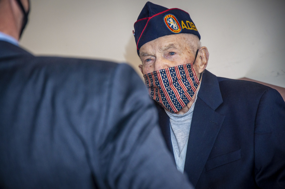 World War Ii Vet Pow Who Endured Hell Ship Gets Cib Promotion Pow Medal U S Department Of Defense Defense Department News