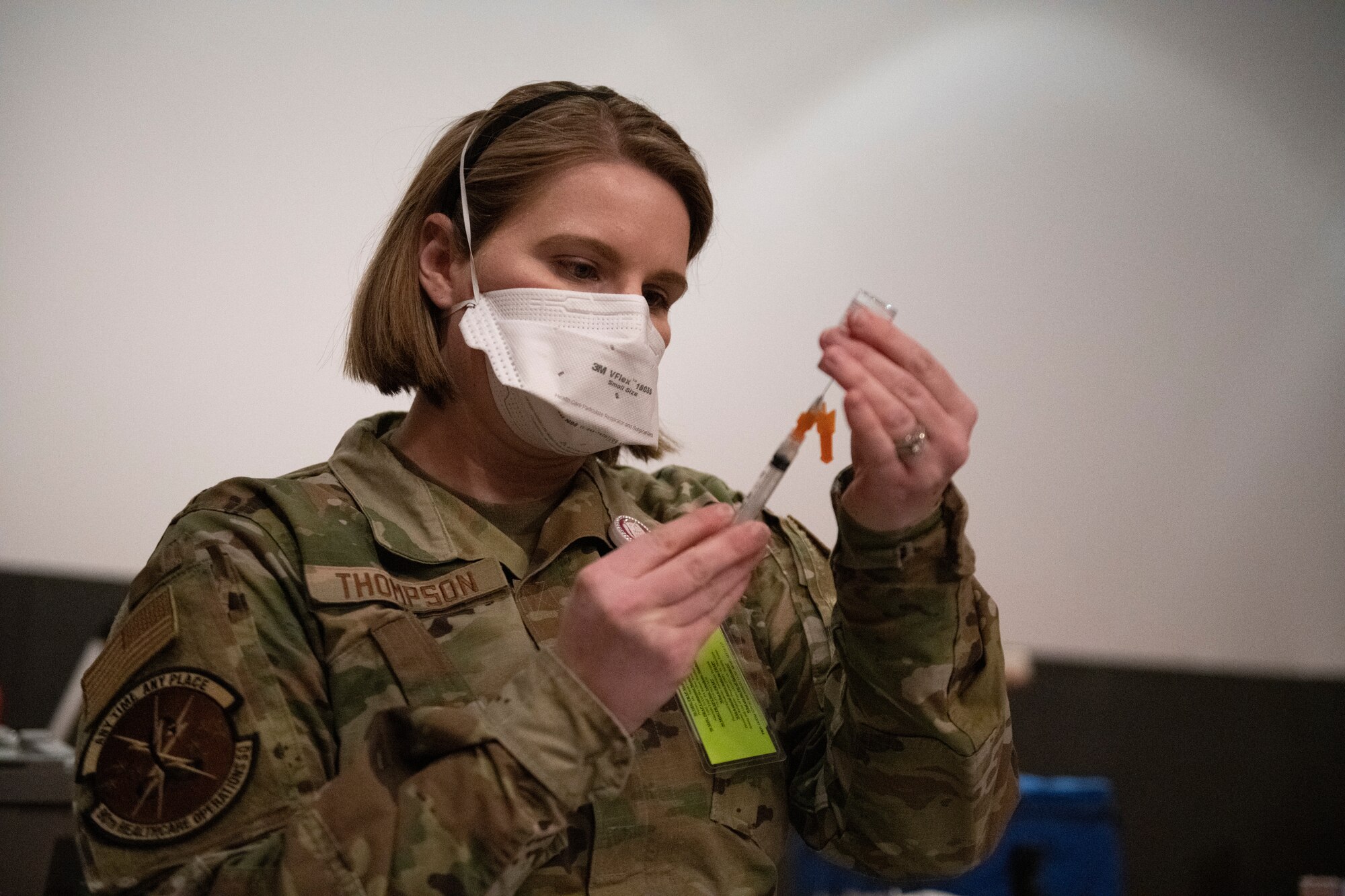 Airman draws out vaccine