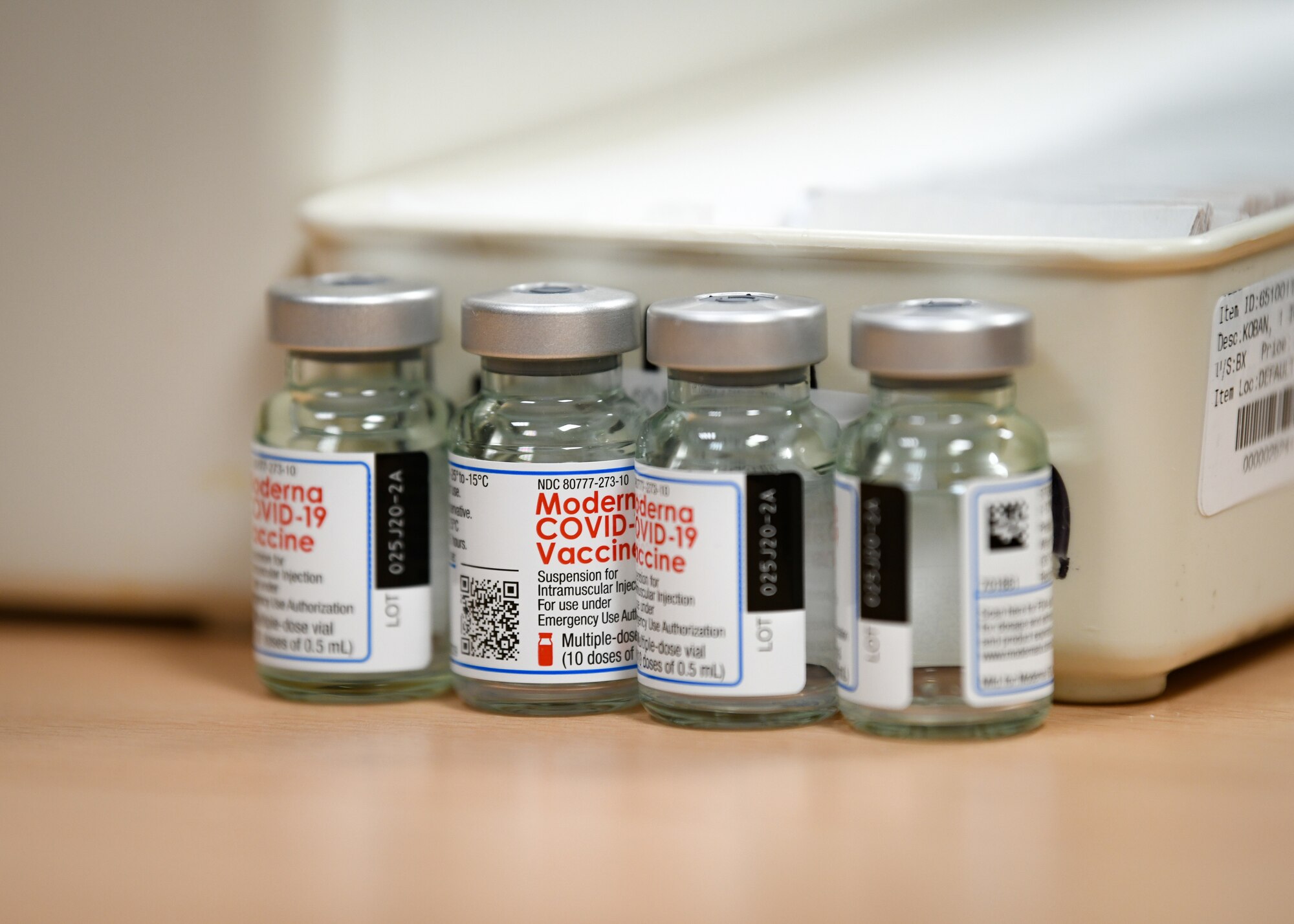The 48th Medical Group conducted a COVID-19 vaccine line for healthcare workers and first responders at Royal Air Force Lakenheath, England, Jan. 6, 2021. Each phase of the vaccine distribution process is designed to safely inoculate Department of Defense personnel from COVID-19 as quickly as possible. (U.S. Air Force photo by Senior Airman Madeline Herzog)