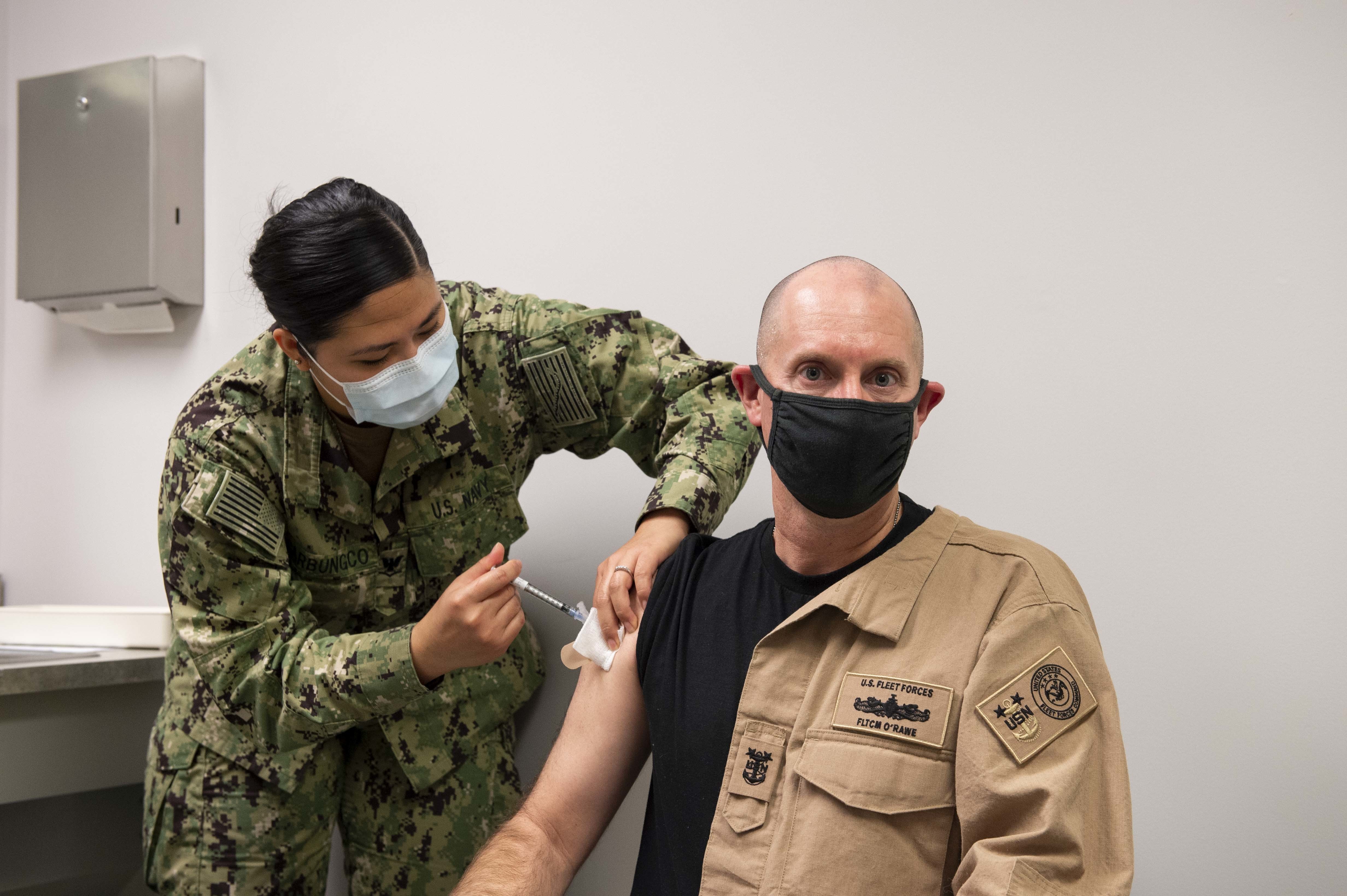 USFF Fleet Master Chief Rick O;Rawe Receives COVID19 Vaccine