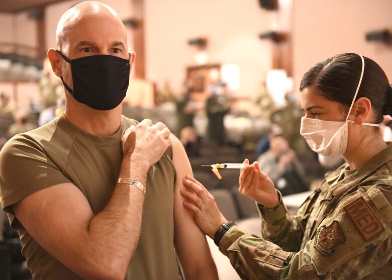 general gets vaccine