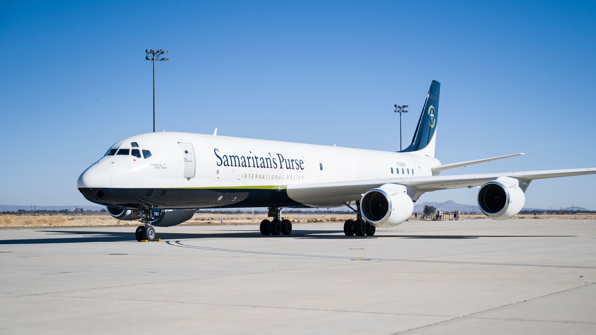 A Samaritan’s Purse DC-8 taxis into NASA Armstrong Flight Research Center at Air Force Plant 42 in Palmdale, California, Jan. 11. The aircraft delivered supplies for an Emergency Field Hospital being constructed at Antelope Valley Hospital in nearby Lancaster, California. Samaritan’s Purse is charitable organization which has partnered with Lancaster Baptist Church, the city of Lancaster and AV Hospital to provide a 70-bed temporary field hospital to support COVID-19 patients. (Air Force photo by Giancarlo Casem)