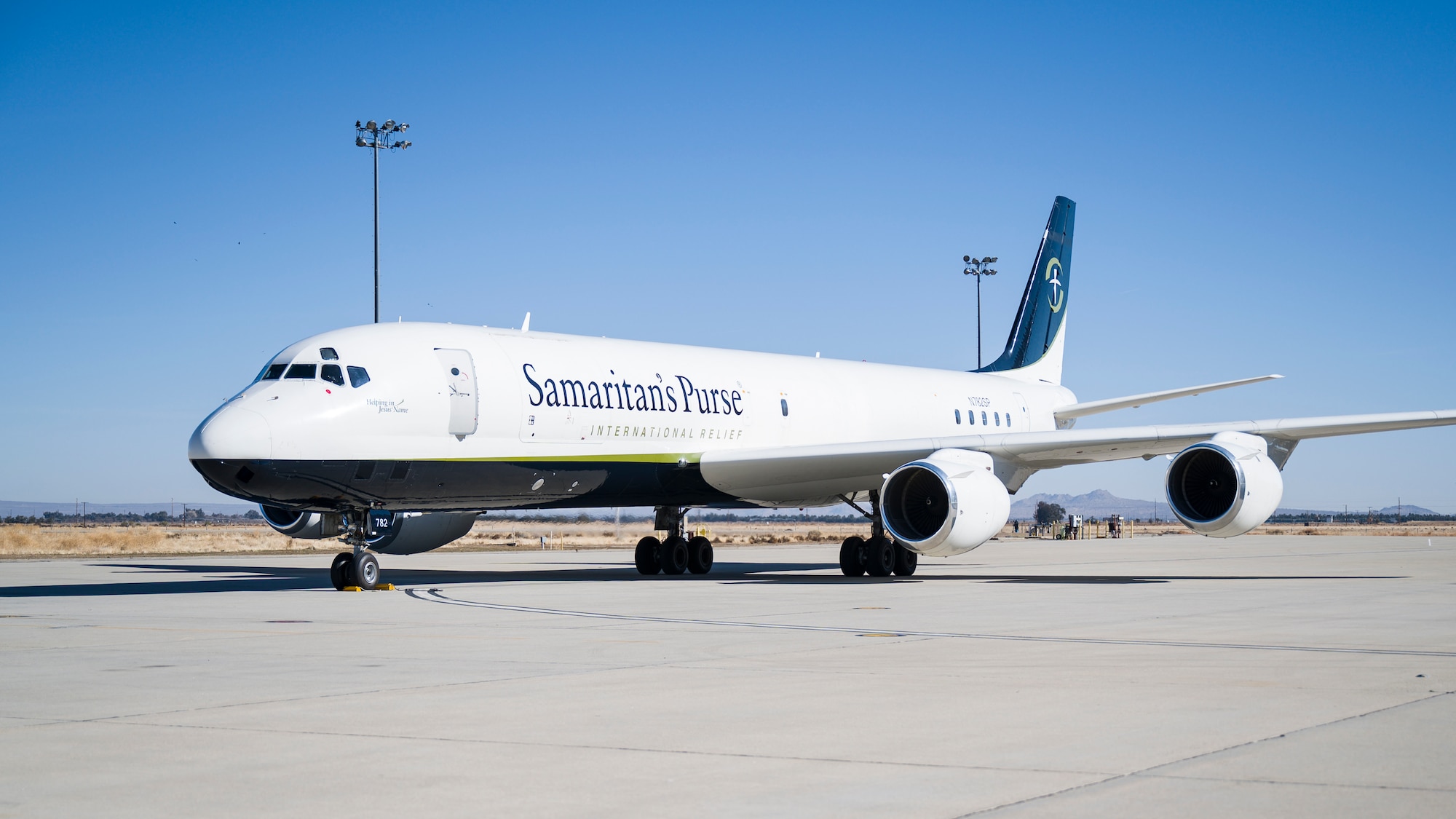 A Samaritan’s Purse DC-8 taxis into NASA Armstrong Flight Research Center at Air Force Plant 42 in Palmdale, California, Jan. 11. The aircraft delivered supplies for an Emergency Field Hospital being constructed at Antelope Valley Hospital in nearby Lancaster, California. Samaritan’s Purse is charitable organization which has partnered with Lancaster Baptist Church, the city of Lancaster and AV Hospital to provide a 70-bed temporary field hospital to support COVID-19 patients. (Air Force photo by Giancarlo Casem)