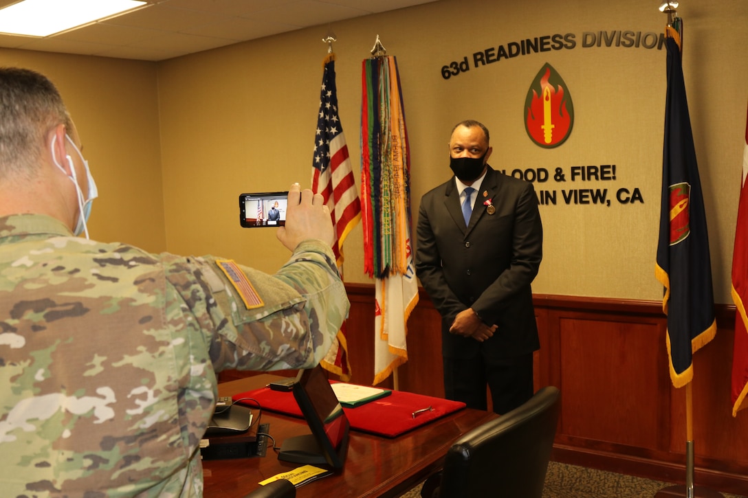 63d RD's civilian CoS receives award during unit's first Virtual Battle Assembly in 2021