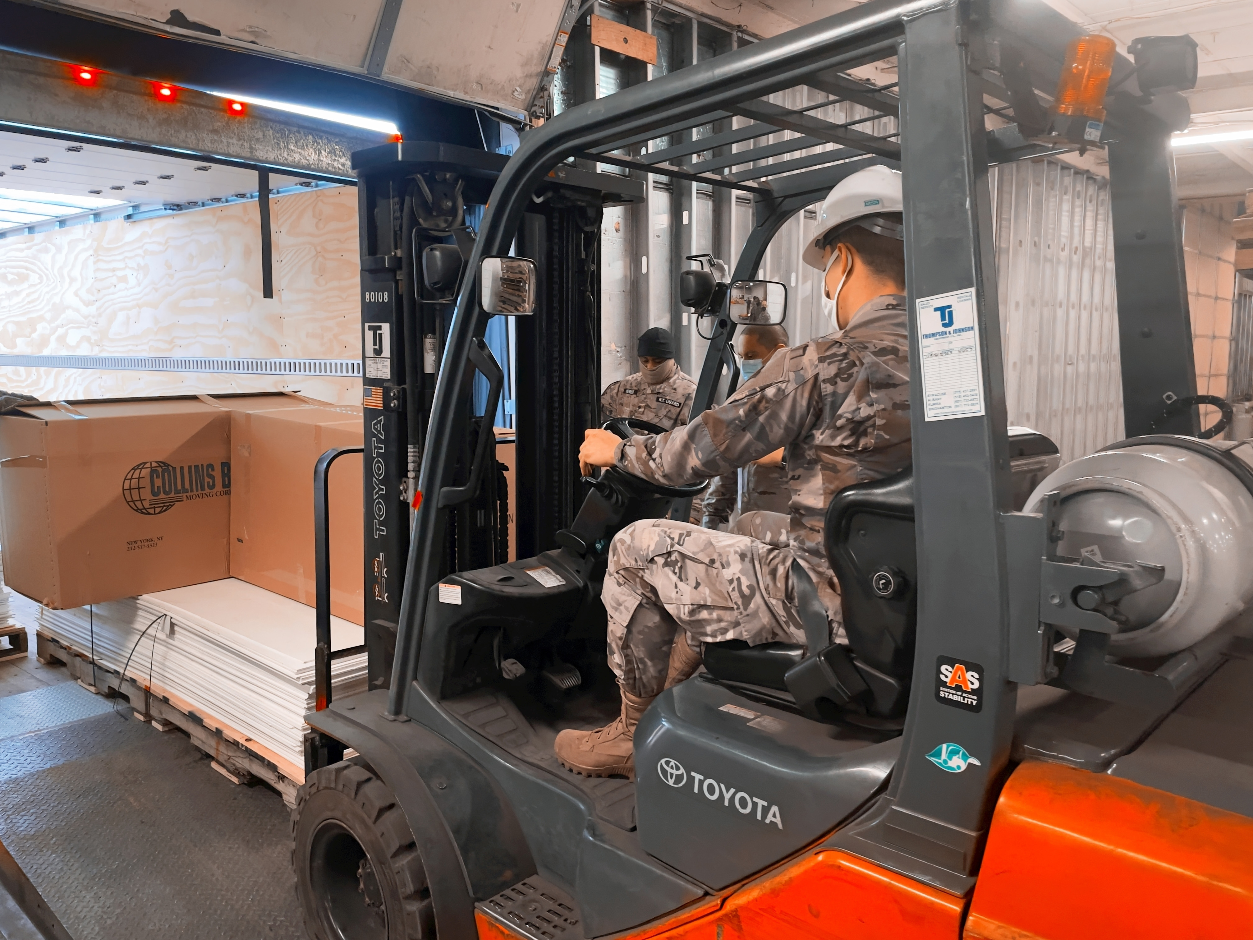 New York National Guard builds COVID vaccination 'pods ...