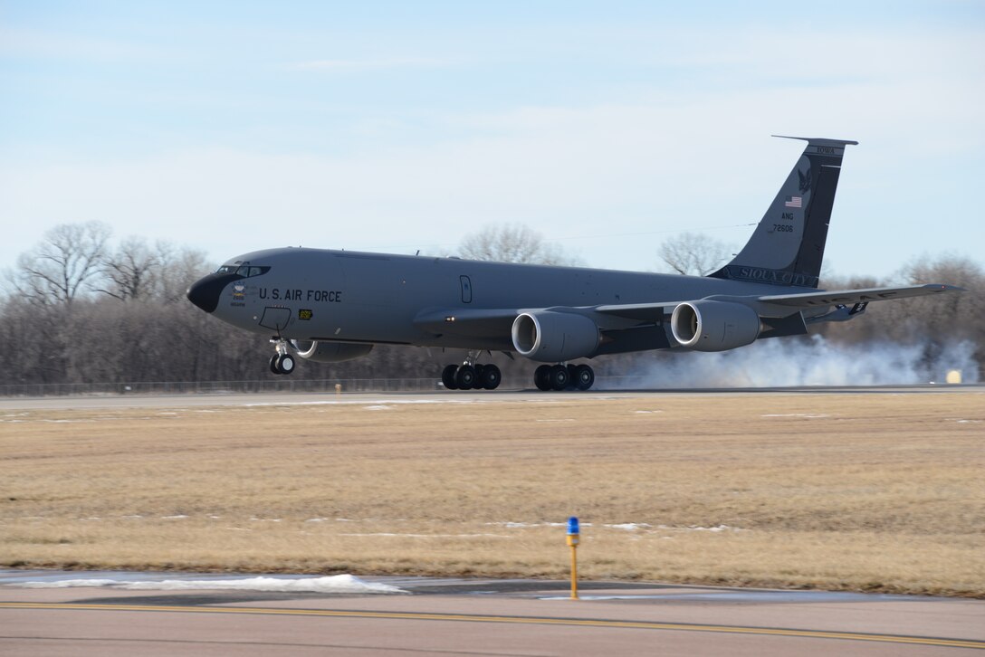 KC-135 flying