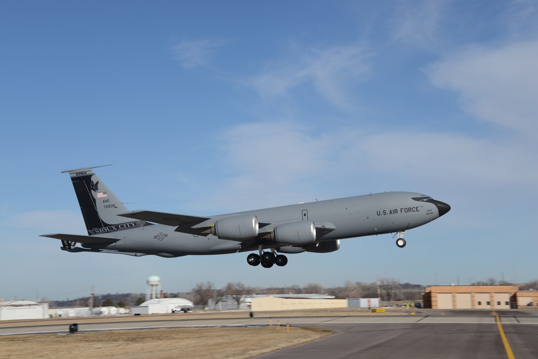 KC-135 flying