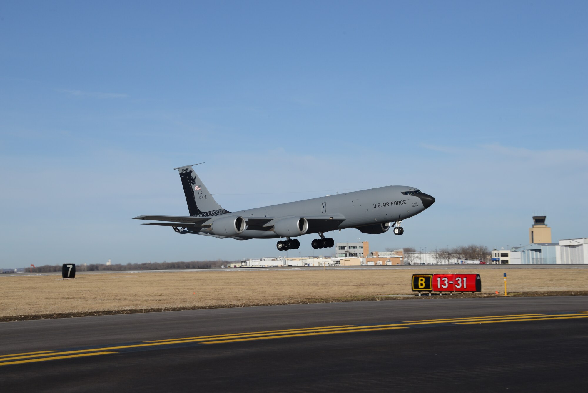 KC-135 flying