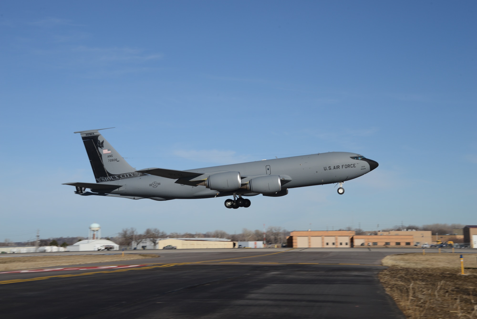 KC-135 flying