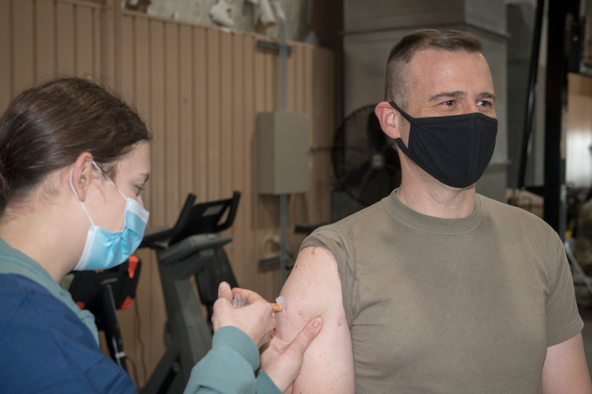 55th Medical Group medical personnel administered the COVID-19 vaccine to Col. Patrick Williams at the Airman Leadership School on Offutt Air Force Base, Nebraska Jan. 11.