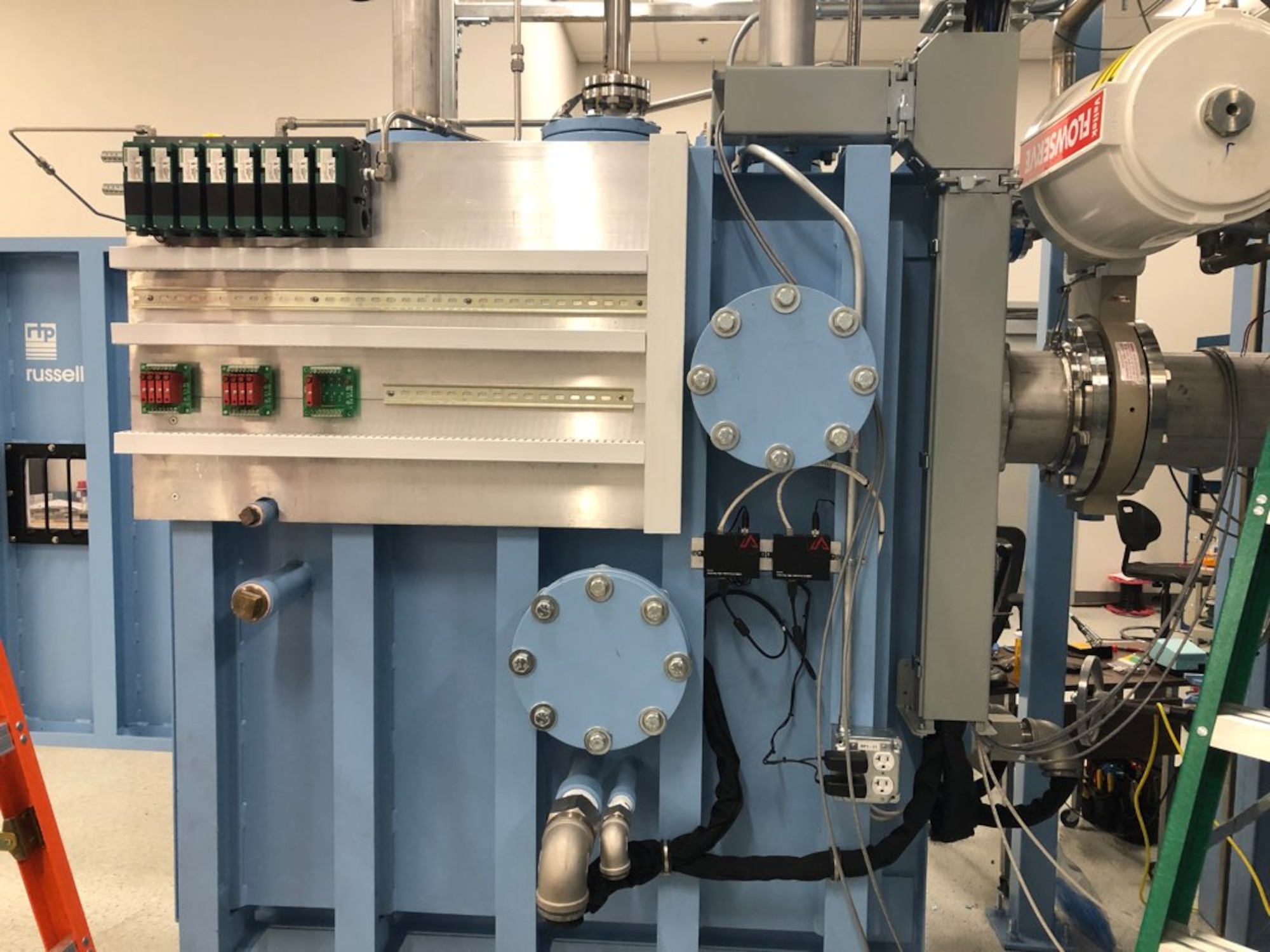 The Air Force Research Laboratory and the Air Force Life Cycle Management Center partnered to create the Life Support Systems Scientific Test, Analysis, and Qualification Laboratory for the investigation of mission-critical in-flight oxygen issues. Pictured here is the facility’s cabin chamber, used for the December 2020 testing of a quick don oxygen mask. (U.S. Air Force photo)