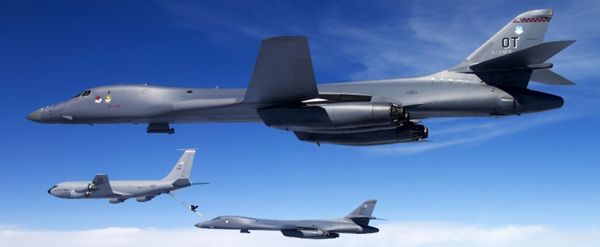 b1-b lancers in flight