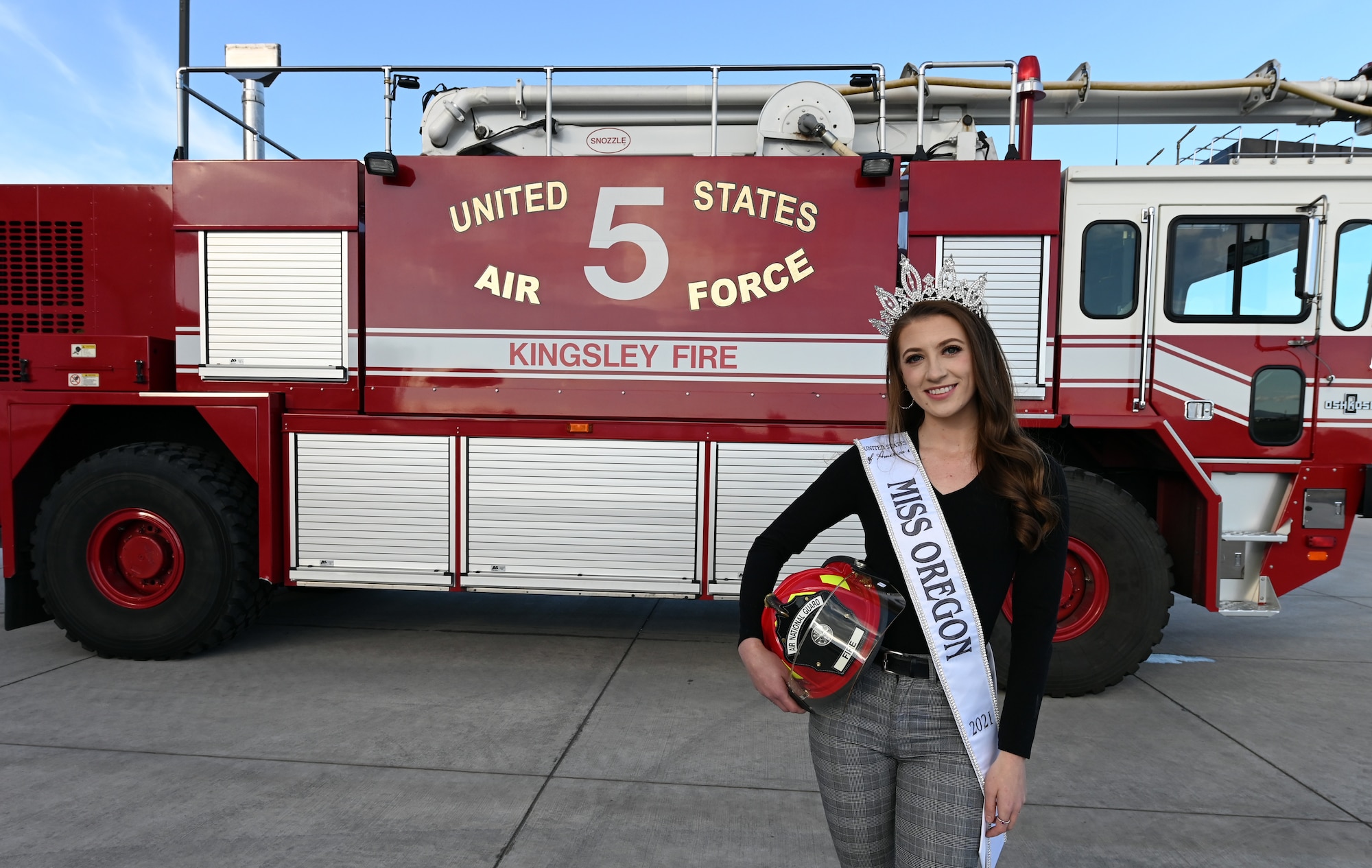 Miss Oregon and fire truck