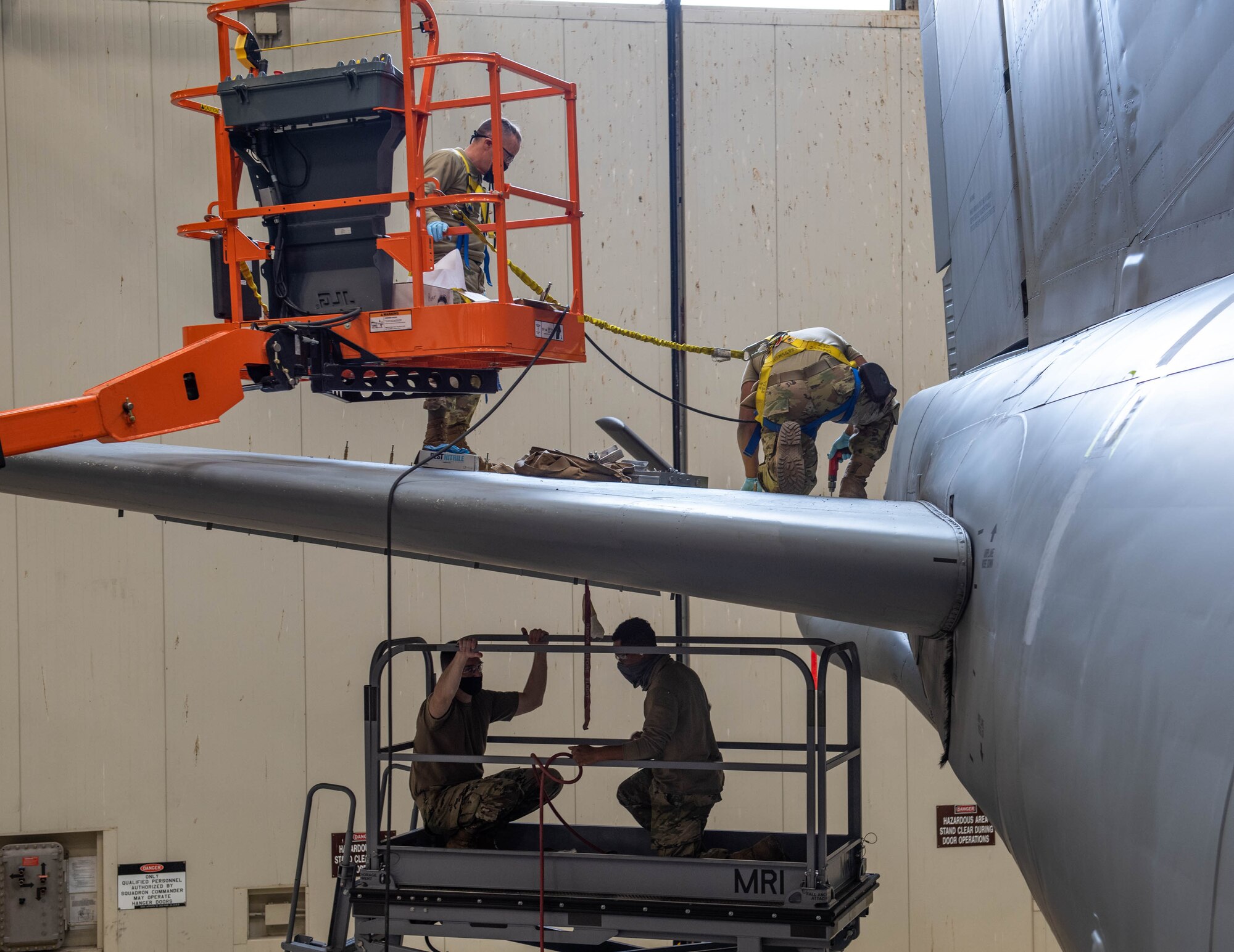 Dover reservists help repair refueler at Niagara