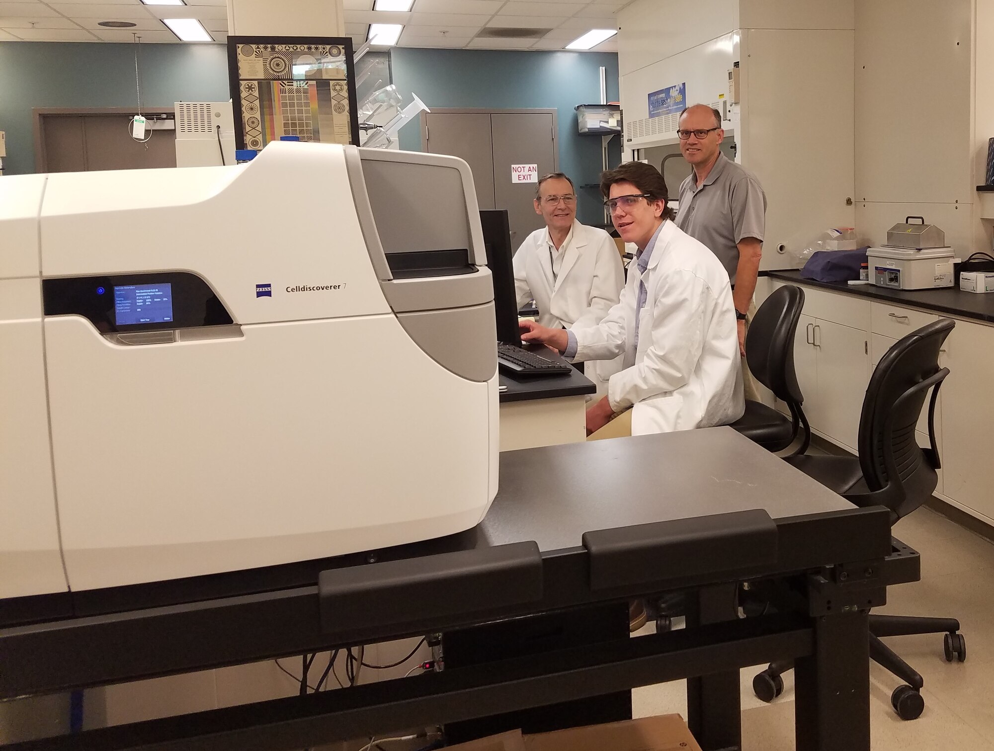 A live cell imaging system in the Rajapakse lab purchased with AFOSR-funded Defense University Research Instrumentation Program (DURIP) resources. Photo courtesy of Indika Rajapakse/University of Michigan.