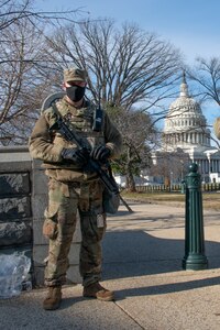 429th BSB Soldier stand guard in Washington, D.C.
