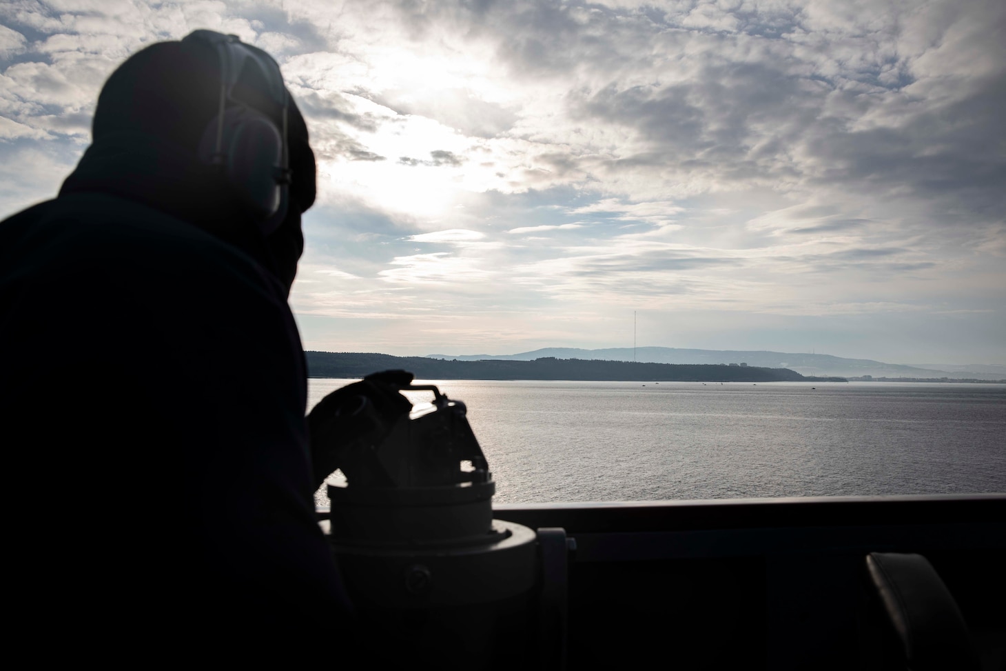 USS Porter (DDG 78) transits the Canakkales Strait.