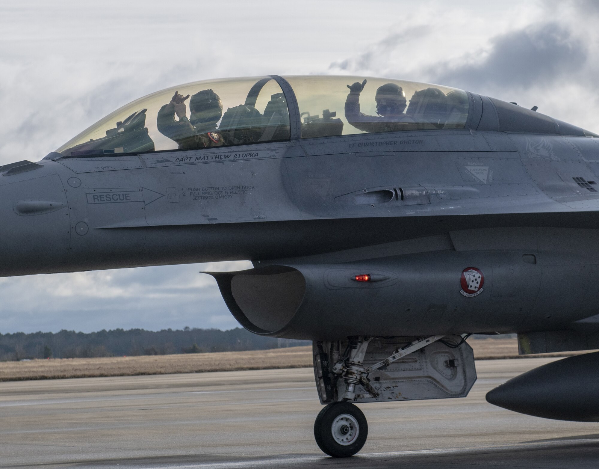 Photo of an F-16 pilot with passenger