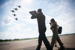 "Thunderbirds" demonstration at the Great Tennessee Air Show