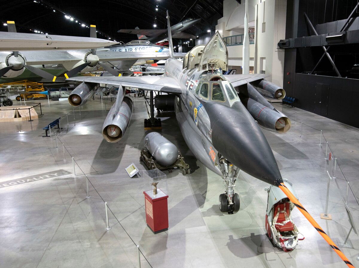 アート・デザイン・音楽 Convair Deltas: From SeaDart to Hustler 210622-F-AU145-1016.JPG