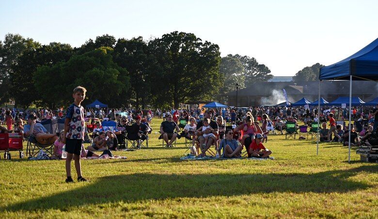 Families enjoy live music from Adam Doleac