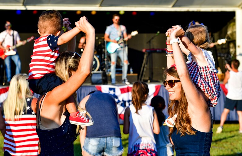 Families enjoy live music from Adam Doleac