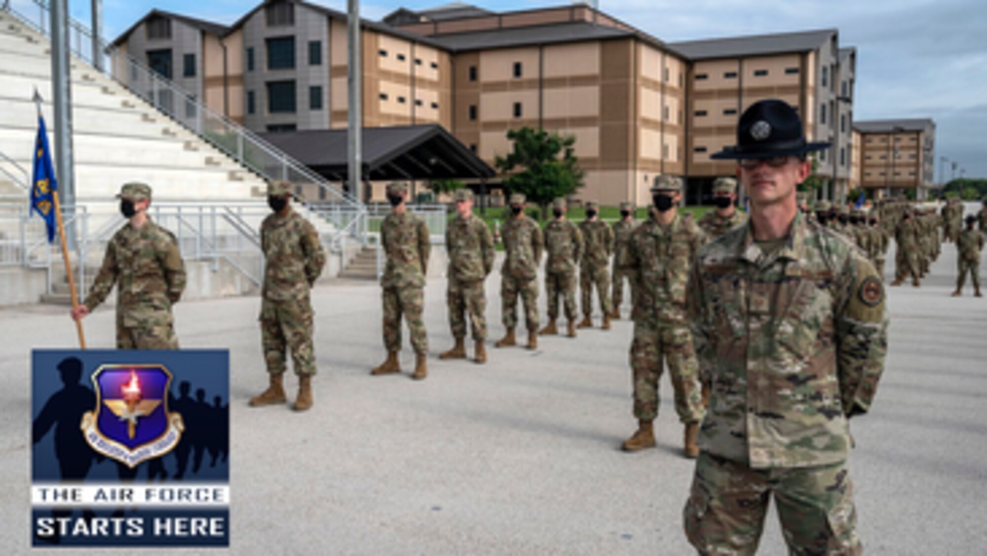Image of trainees at BMT graduation