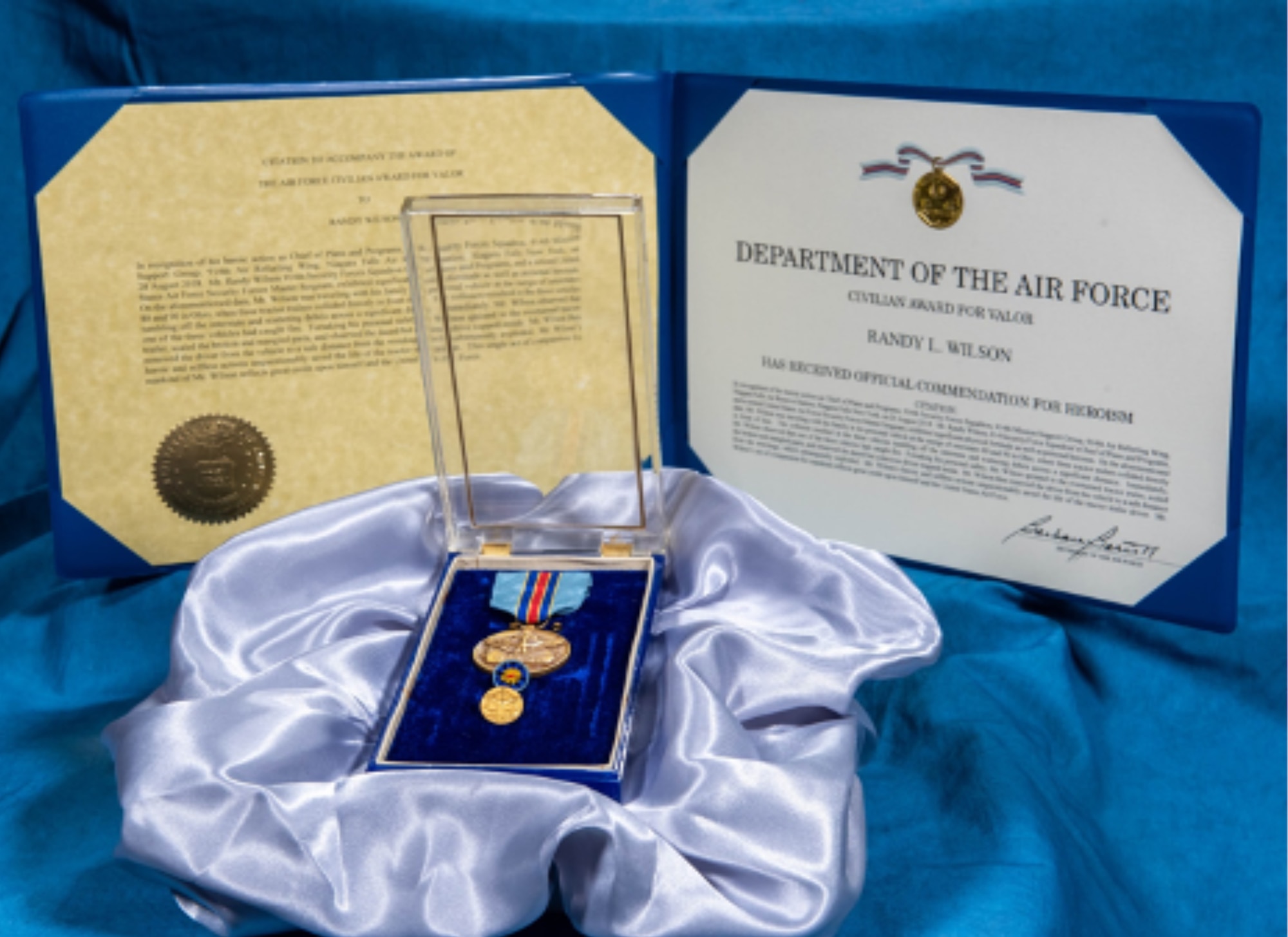 914th ARW civilian awarded medal of valor for saving life