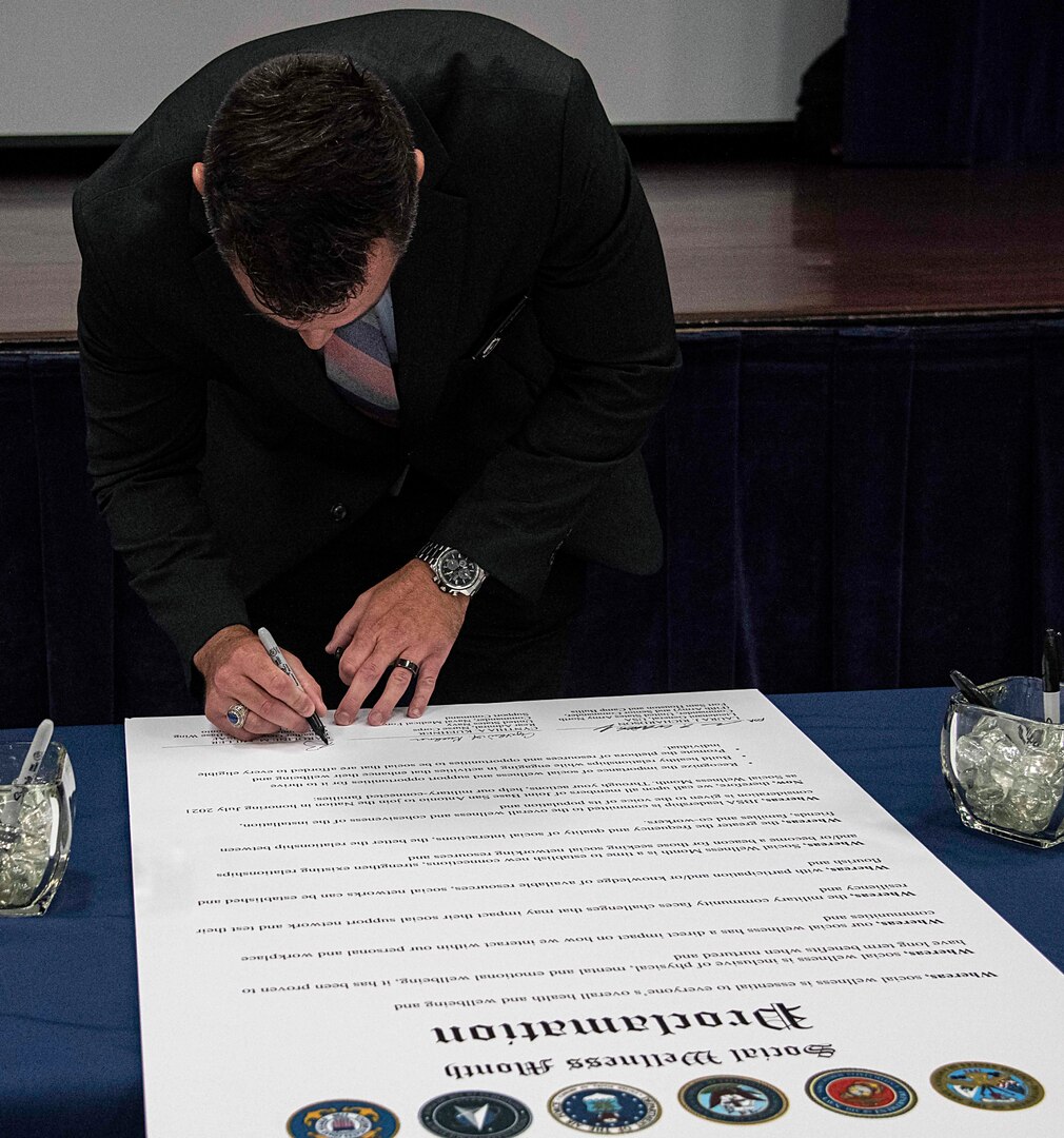 Signing proclamation