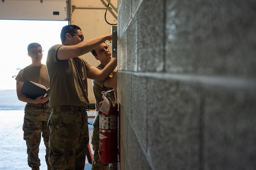 Photo of Airmen