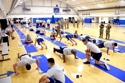 433rd Airlift Wing members participate in a fitness assessment July 10, 2021, at Joint Base San Antonio-Lackland, Texas. This is the first assessment in the wing since the onset of the COVID-19 pandemic. (U.S. Air Force photo by Tech. Sgt. Samantha Mathison)