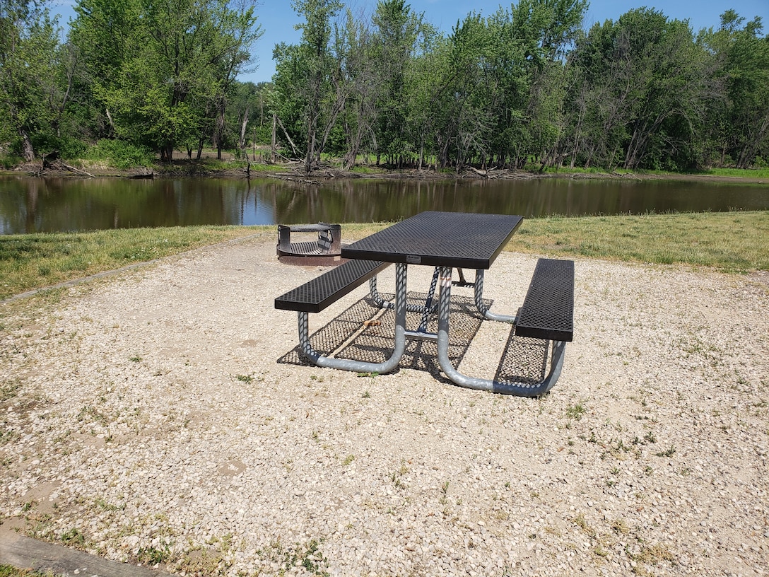 Picnic bench