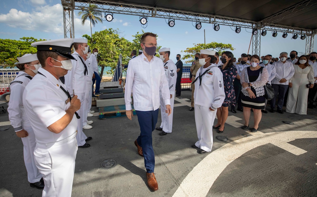Robert W. Thomas, Charg' d'Affaires of the United States Embassy in Santo Domingo, boards the Freedom-variant littoral combat ship USS Billings (LCS 15), July 9, 2021.