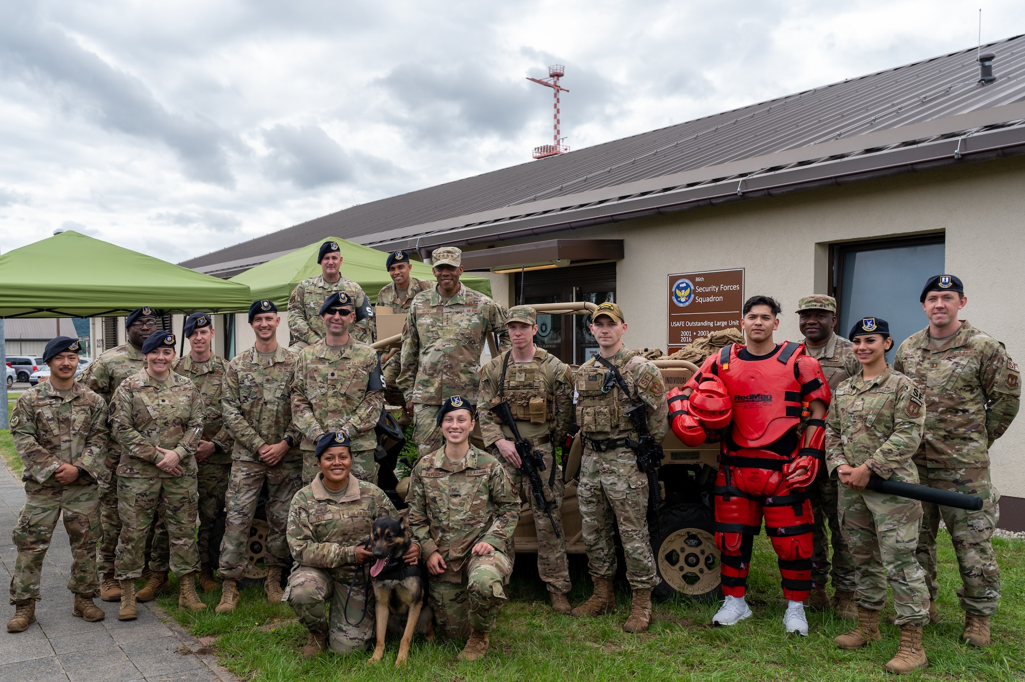 Group of Airmen gathered with the CSAF.