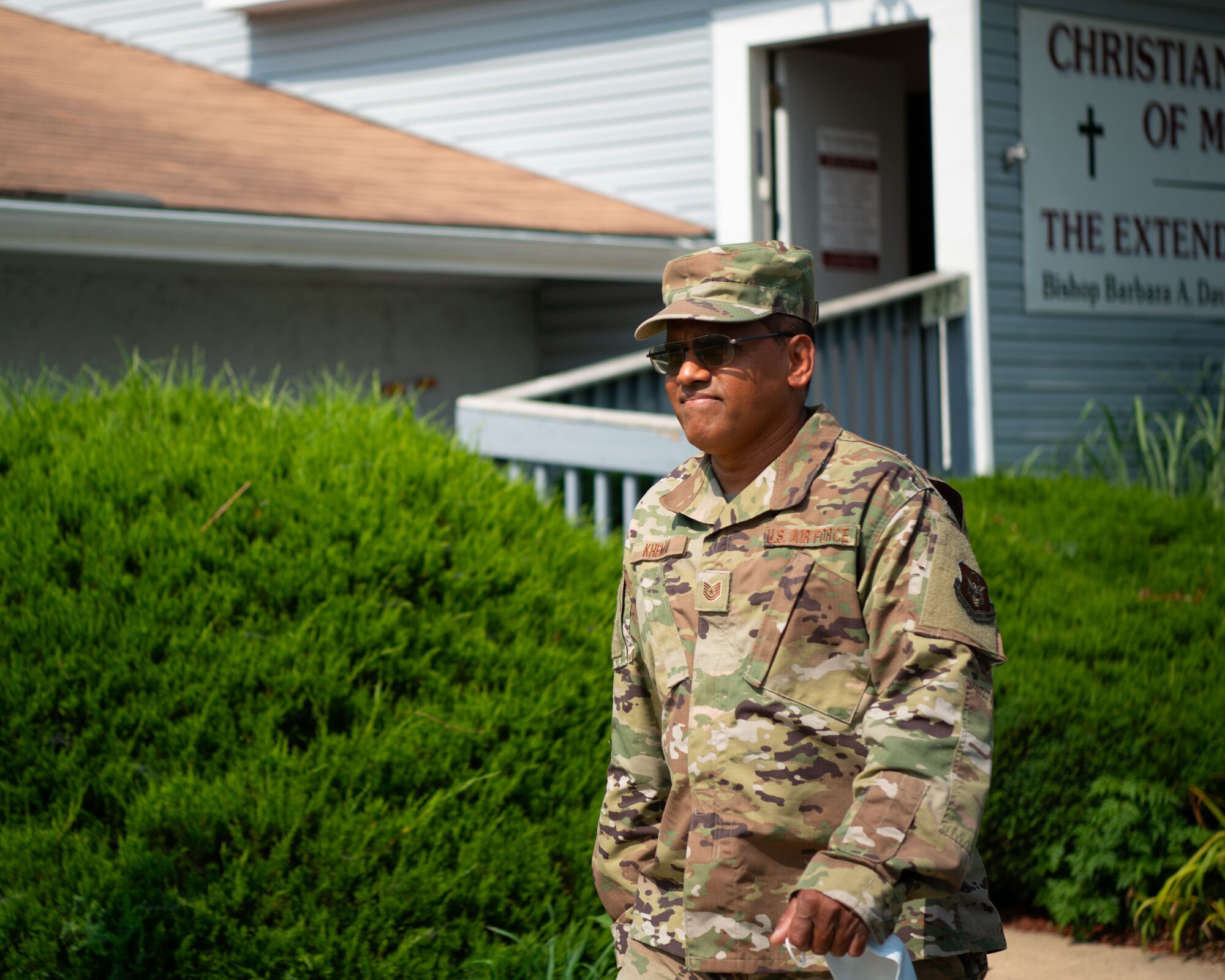 AMDS Airmen Deliver Personal Care Package