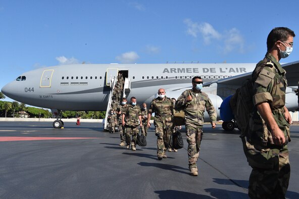 Members from the French Air and Space Force land in Hawaii as part of Exercise WAKEA, a joint U.S. and French training mission at Joint Base Pearl Harbor-Hickam, Hawaii, June 27, 2021. French airmen flew and trained alongside their U.S. counterparts to better understand each nation’s capabilities and how to work together in the future. (U.S. Air Force photo by 1st Lt. Benjamin Aronson)