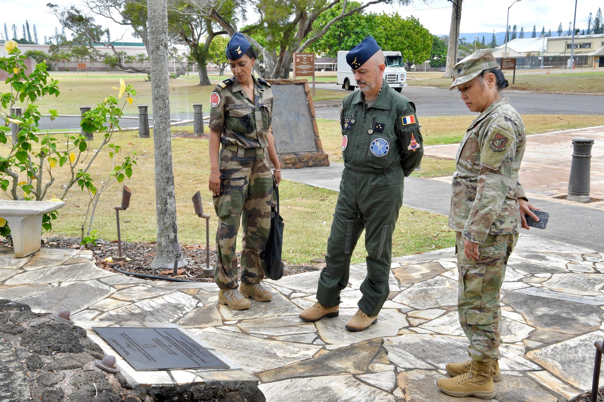 French Air Force Gen. Louis Pena, talks with the members from the 25th Air Support and Operations Squadron to learn about the mission of the Tactical Air Control Party Airmen at Wheeler Army Airfield, Hawaii, June 30, 2021. Pena was briefed on the capabilities of the 25th ASOS and given a demonstration of the Polaris MRZR, a multi-terrain vehicle used by TACP Airmen. (U.S. Air Force photos by 1st Lt. Benjamin Aronson)