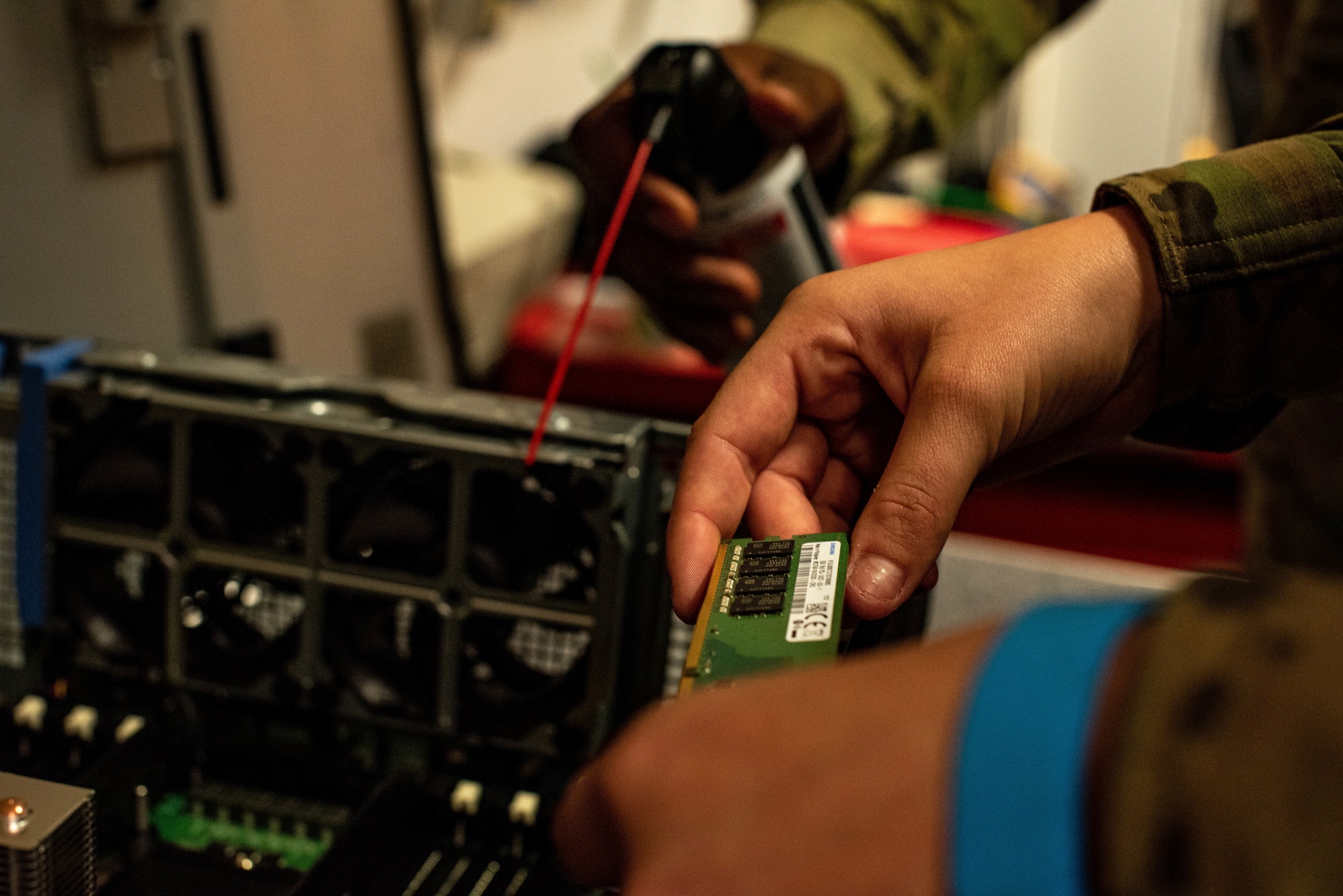 Airmen adds memory to workstation