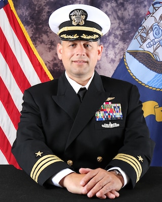 Official photo of CDR Bierbach