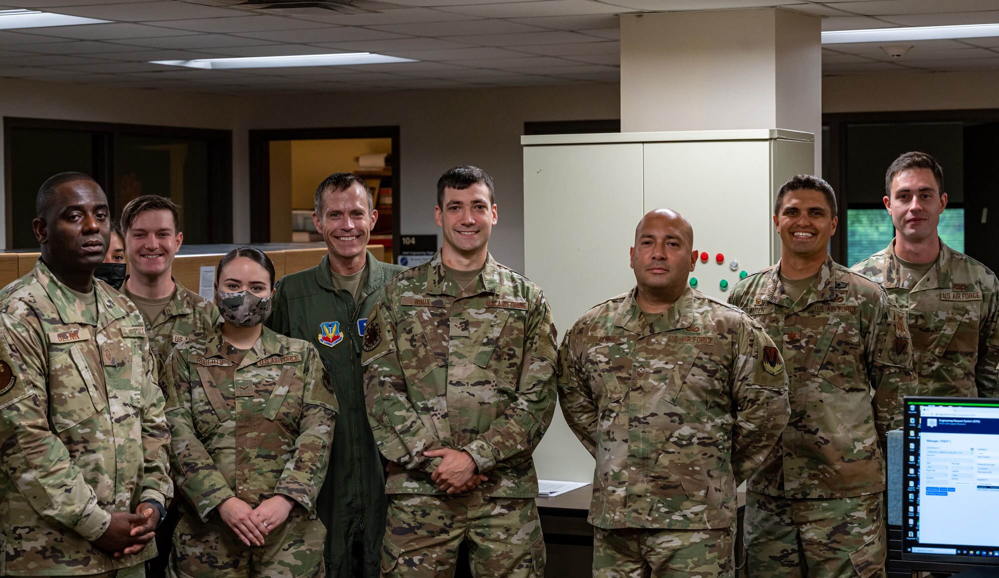 Photo of a group of Airmen.