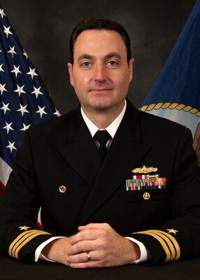 Official portrait of Cmdr. Leonardo Giovannelli.