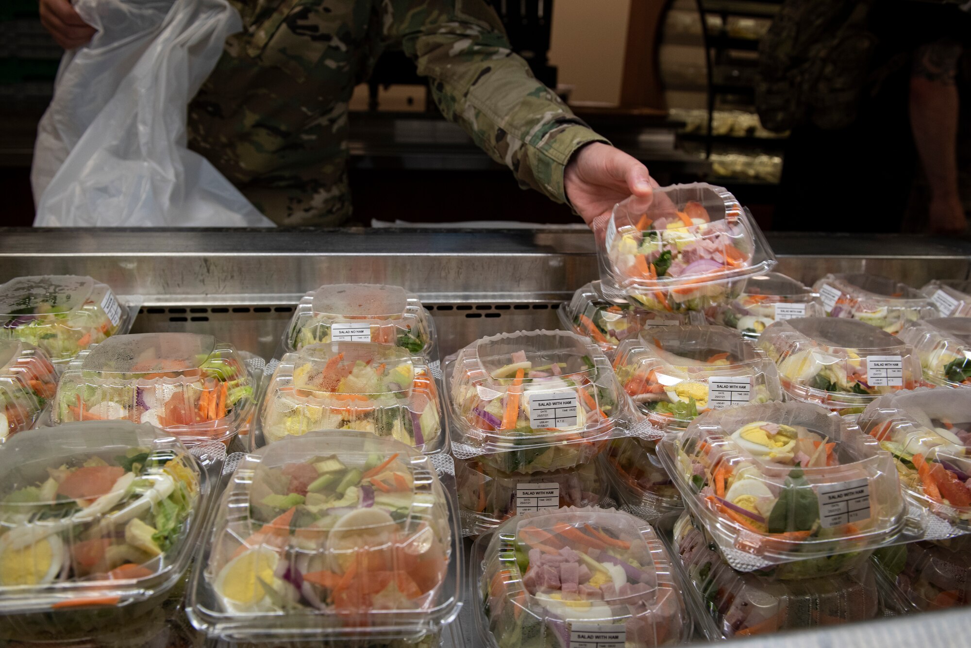 The DFAC feeds the fight
