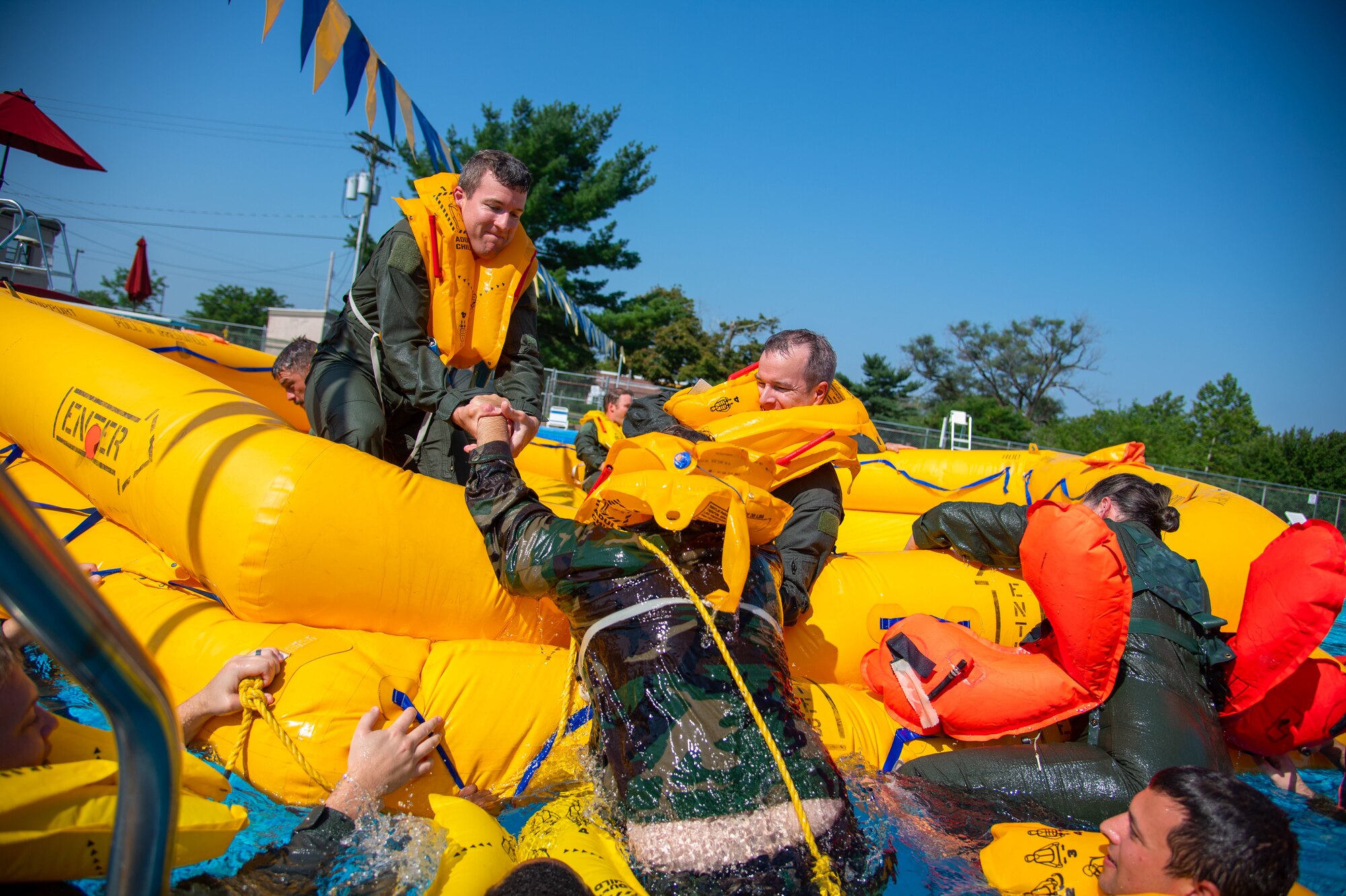 Aircrew members complete water survival training