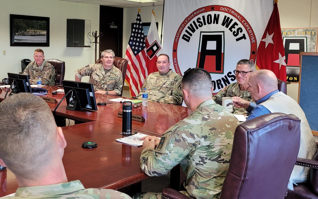 Division West welcomes new III Corps Deputy Commanding General