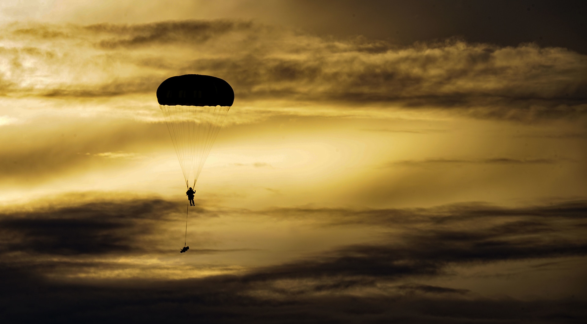 Paratroopers descend on Guam during Exercise Forager 21