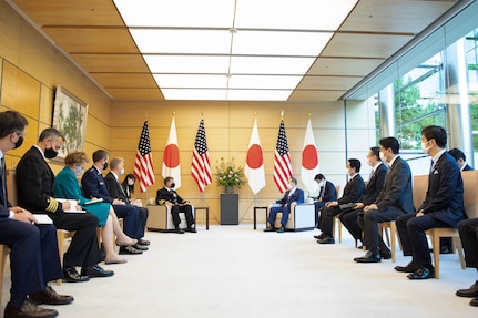 On June 1, Defense Minister Kishi received a visit from Admiral John Aquilino, the Commander, U.S. Indo-Pacific Command. They confirmed that cooperation between the Japan Self Defense Forces and  U.S. Indo-Pacific Command is important to maintain and strengthen a “Free and Open Indo-Pacific.”