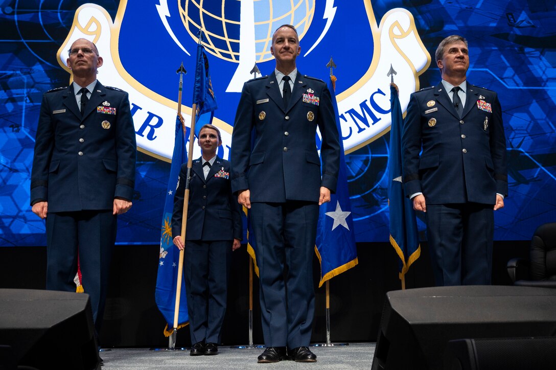 Lindsey becomes new Program Executive Officer and Director of the Presidential and Executive Airlift Directorate