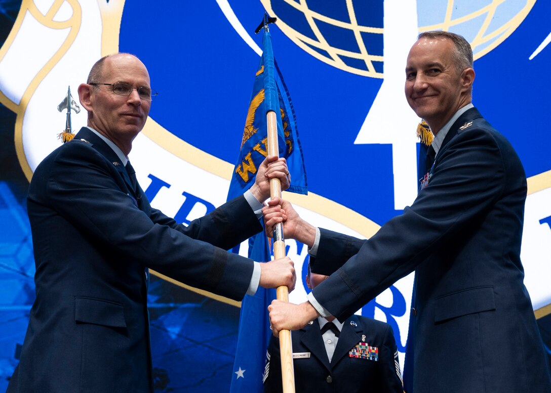 Lindsey becomes new Program Executive Officer and Director of the Presidential and Executive Airlift Directorate